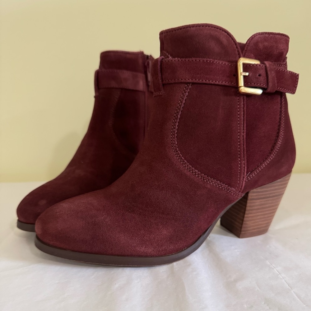 NEW Diba Suede Short Stacked Heeled Boots Booties Burgandy Sz 7.5